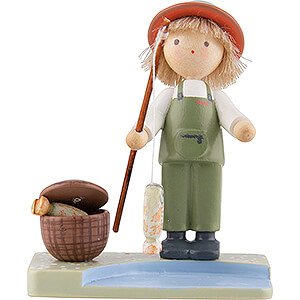 Kleine Figuren & Miniaturen Flade Flachshaarkinder Flachshaarkinder Junge mit Regenbogenforellen - Edition Flade & Friends - 5 cm