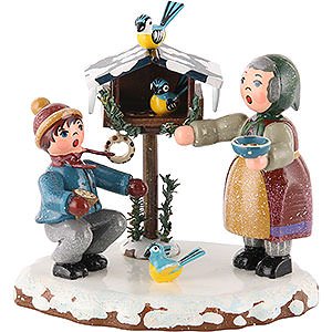 Small Figures & Ornaments Hubrig Winter Kids Winter Children Bird Feeding - 9 cm / 3,5 inch