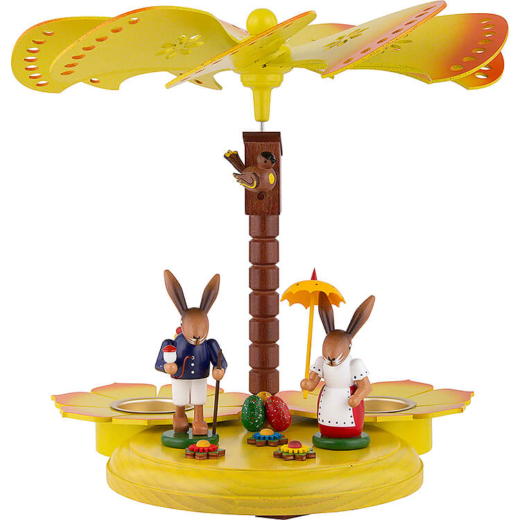 1 - stckige Osterpyramide bunt mit zwei Hasen mit Schirm und Kiepe  -  20cm