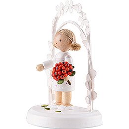 Flax Haired Children - Birthday Child with Rowanberries - 7,5 cm / 3 inch