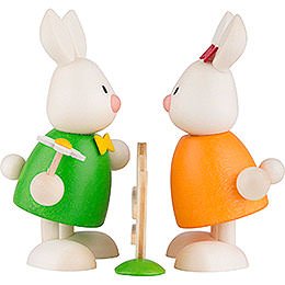 Kaninchen Max und Emma küssend am Gartenzaun - 9 cm