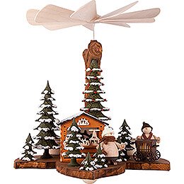 1-Tier Pyramid on Leaf - Walkis in the Winter Forest - 21 cm / 8.3 inch
