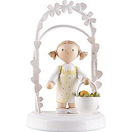 Flax Haired Children - Birthday Child with Easter Basket - 7,5 cm / 3 inch